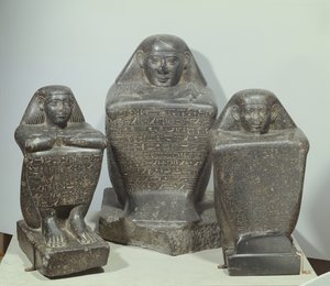 Akhamenru、Harwa、Amenemonet、25-26王朝（閃緑岩）のブロック像