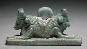 雄牛頭の獅子の魔除け サイテ時代 前715～656年 青緑色ファイアンス 作： Late Period Egyptian