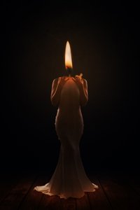 幻想的なキャンドルの置物