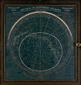紺地に白で印刷された星座盤 1900年頃（厚紙、金彩） 作： Leon Jaubert