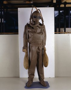 レオナルド・ダ・ヴィンチ（Leonardo da Vinci）がデザインしたモデルをもとに作られたスクーバモデル。 作： Leonardo da (after) Vinci