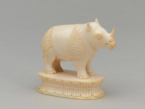 白いビショップ、チェスの駒、インド、1820年頃 作： Leopoldo Metlicovich