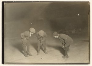 真夜中のクソゲー 作： Lewis W. Hine