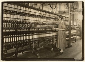 チェニー・シルク工場 紡績工 作： Lewis W. Hine