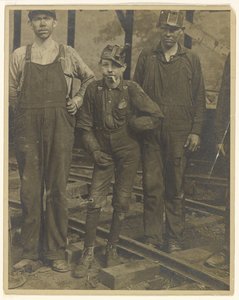 [3人の鉱夫（ペンシルベニア州S.ピットストン？］ 作： Lewis W. Hine