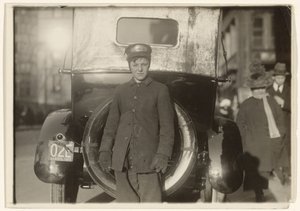 [ウェスタン・ユニオン・メッセンジャー、マサチューセッツ（ボストン？］ 作： Lewis W. Hine