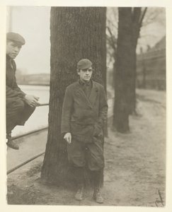 漂白室の少年、レオン・ハルコート、16歳、マサチューセッツ州ローレンス市 作： Lewis Wickes Hine