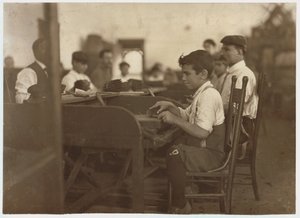 デペドロカセラスシガーファクトリー、フロリダ州タンパの児童見習い、1909年 作： Lewis Wickes Hine