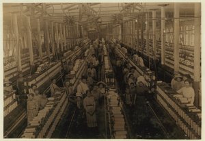1911年、ミシシッピ州マグノリアコットンミルズの紡績室で働く子供たち 作： Lewis Wickes Hine