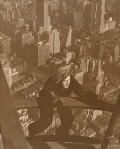 エンパイア・ステート100階建ての梁をよじ登る
