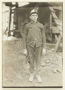 ペンシルベニア炭鉱の運転手 作： Lewis Wickes Hine