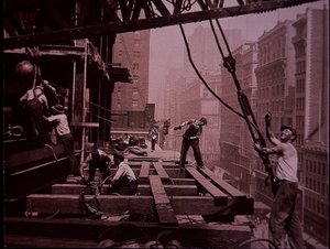建設中のエンパイア・ステート・ビル、作業中のリフティング・ギャングの様子 作： Lewis Wickes Hine