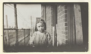 リリー・ステイナーズ 7歳ジョージア州アトランタ 作： Lewis Wickes Hine