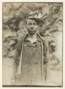 ウェストバージナ州、ドライバー、勤務時間 午前7時～午後5時30分 作： Lewis Wickes Hine
