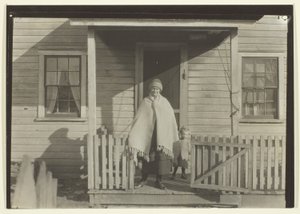 ペンシルバニア炭鉱労働者の妻、子供、そして家庭 作： Lewis Wickes Hine