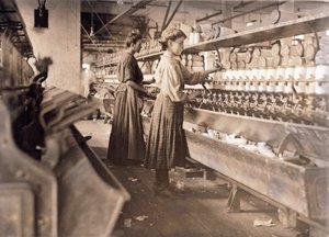 ジョージア州オーガスタのグローブコットンミルで、妊娠中にもかかわらず働いている女性たち。 1909（グラビア）