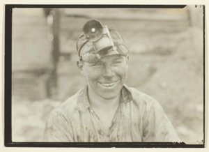 ヤング・マイナー（ペンシルベニア州 作： Lewis Wickes Hine