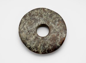 ディスク、紀元前3300年から2250年 作： Liangzhu culture