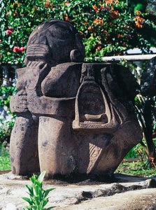擬人化されたティキの彫刻、パペーテ、タヒチ、ソサエティ諸島、ウィンドワード諸島群島、フランス領ポリネシア（フランス共和国の海外領土）。 作： Unbekannt Unbekannt
