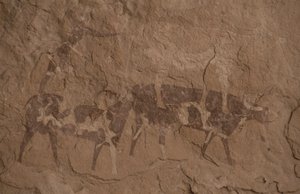 牛と人間の像、洞窟画、Oued in Djeran、Djanet付近、Tassili n