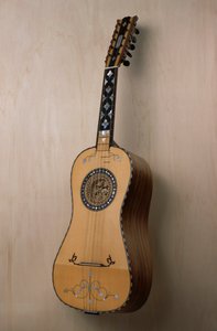 カンパニア州プライアーノのルシアー、パスクアーレ・スカラの工房で製作された楽器、キタラ・バテンテ（ギター）。イタリア、20世紀 作： Unbekannt Unbekannt