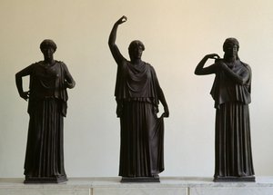 イタリア・カンパニア州ヘルクラネウムのパピルス荘で制作された5体のブロンズ彫刻「踊り子」または「ヒドロフォライ（水を運ぶ者）」のグループ。ローマ文明 作： Unbekannt Unbekannt