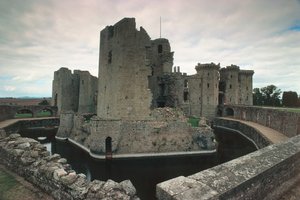 ラグラン城（イギリス、南ウェールズ、モンマスシャー）（写真