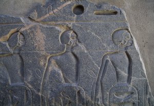 囚人を描いたレリーフ、テーベのルクソール神殿（ユネスコ世界遺産