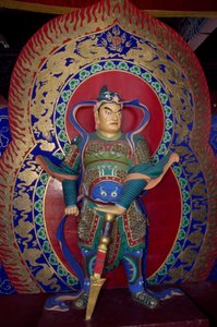 中国・大同市近郊にある木造の「瀛仙塔」（または「釈迦牟尼塔」）の内部にある戦士の像。中国の文明 作： Unbekannt Unbekannt
