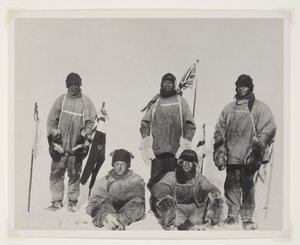 南極のファイブ（臭化物プリント） 作： Lieutenant Henry Robertson Bowers