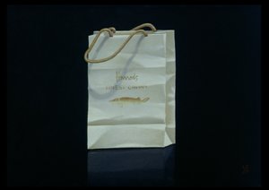 ハロッズキャビアバッグ、1989 作： Lincoln Seligman