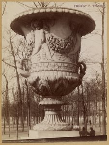 チュイルリー 作： Léon Ménard