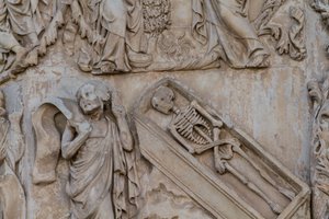 預言者エゼキエル、ジェシーの木とメシアの予言の詳細、創世記の物語、ロレンツォ・マイターニ（1275年から1330年以前）による浅浮彫り、イタリア、ウンブリア州、オルヴィエート大聖堂のファサードの第二の柱 作： Lorenzo Maitani