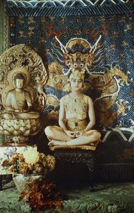 着席した女性とのオリエンタリズム研究、c.1850-1900（マントクローム、紙テープ） 作： Louis Amedee Mante and Edmond Goldschmidt