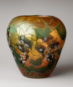 花瓶 作： Louis Comfort Tiffany