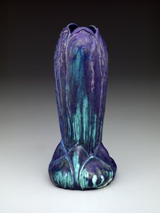 花瓶、c.1905-19（陶器）