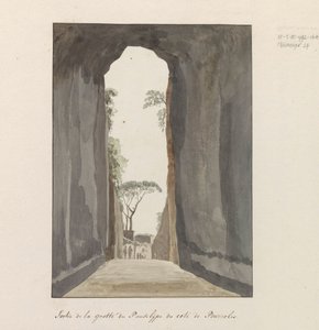 Uitgang van grot Crypta Neapolitana (of Grotta di Posillipo) aan de kust van Pozzuoli ポッツオーリ近くのパウジリーペ洞窟からの出口 (オブジェクトのタイトル) イタリア、シチリア、マルタの旅 - 1778 (シリーズタイトル) 作： Louis Ducros