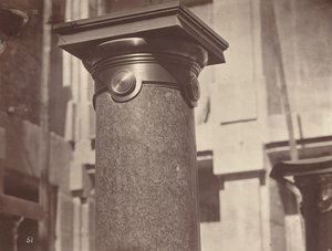 吻側の柱 作： Louis Emile Durandelle