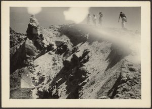 [ラッセン山のクレーター］ 作： Louis Fleckenstein