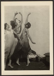 [屋上の踊り手たち]