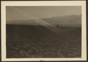 [風景の中の図] 作： Louis Fleckenstein