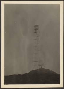 [鉄塔のある風景］ 作： Louis Fleckenstein