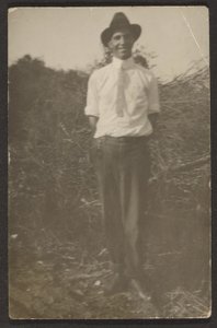 [雑木林の男] 作： Louis Fleckenstein