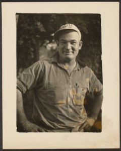 [ヴァライト社の帽子を被った男] 作： Louis Fleckenstein