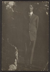 [Man on Path] 作： Louis Fleckenstein