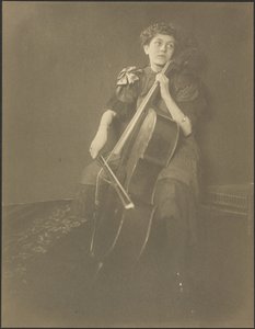 [チェロを弾く女性の肖像】。］ 作： Louis Fleckenstein