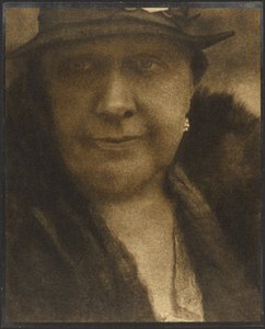 [ダイヤモンドの耳飾りをした女性の肖像]。 作： Louis Fleckenstein