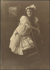 [椅子と若い女性の肖像］ 作： Louis Fleckenstein