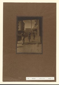 [ストリートシーン］ 作： Louis Fleckenstein
