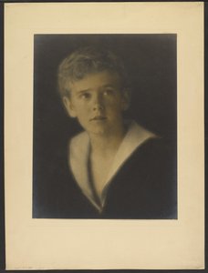ロールカラー 作： Louis Fleckenstein